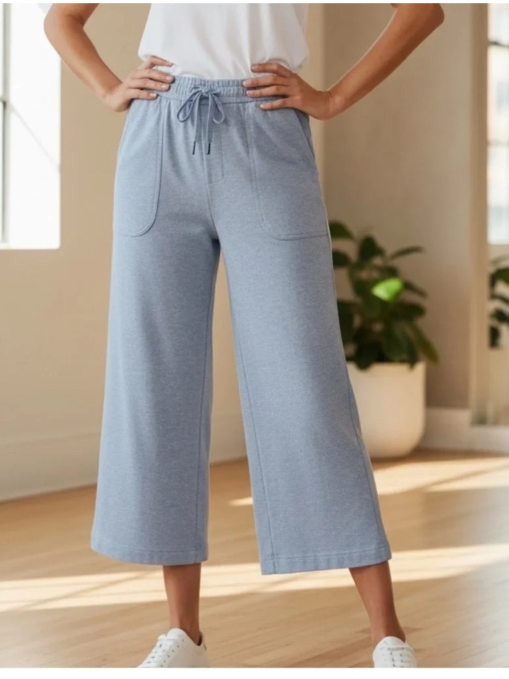 Athleta Farallon Heathered Wide Leg Crop pants in Light Blue Heat Women’s Size 4